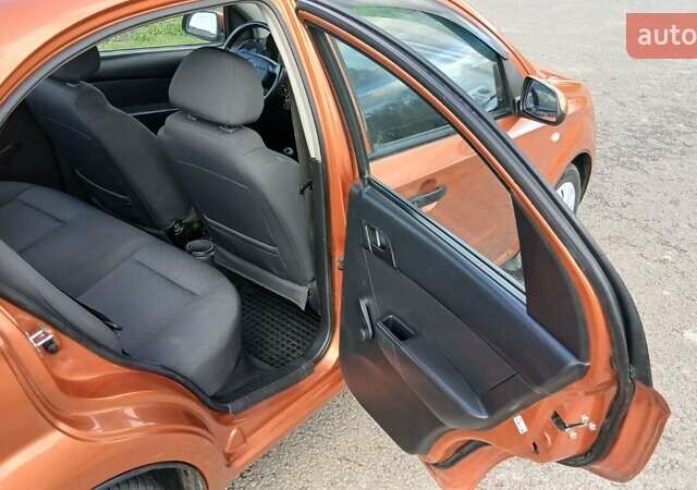 Оранжевый Шевроле Авео, объемом двигателя 1.5 л и пробегом 250 тыс. км за 3500 $, фото 10 на Automoto.ua