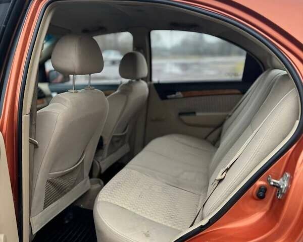 Оранжевый Шевроле Авео, объемом двигателя 1.6 л и пробегом 294 тыс. км за 2350 $, фото 10 на Automoto.ua