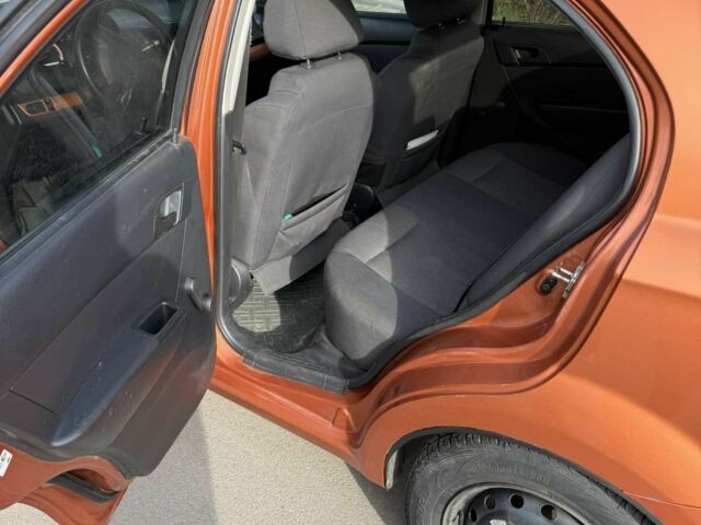 Оранжевый Шевроле Авео, объемом двигателя 1.5 л и пробегом 280 тыс. км за 3350 $, фото 4 на Automoto.ua