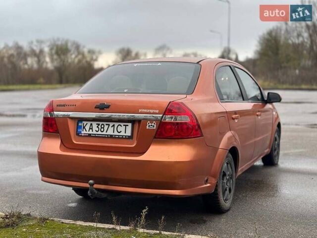 Оранжевый Шевроле Авео, объемом двигателя 1.6 л и пробегом 294 тыс. км за 2350 $, фото 4 на Automoto.ua