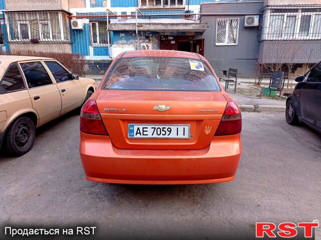 Оранжевый Шевроле Авео, объемом двигателя 1.5 л и пробегом 235 тыс. км за 2800 $, фото 2 на Automoto.ua