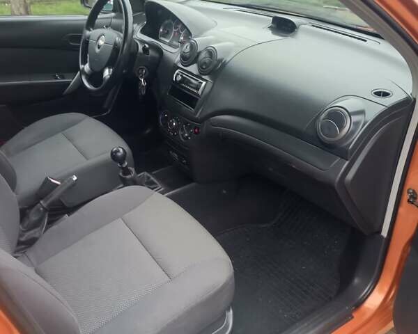 Оранжевый Шевроле Авео, объемом двигателя 1.5 л и пробегом 195 тыс. км за 3800 $, фото 7 на Automoto.ua