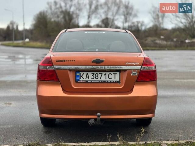 Оранжевый Шевроле Авео, объемом двигателя 1.6 л и пробегом 294 тыс. км за 2350 $, фото 3 на Automoto.ua