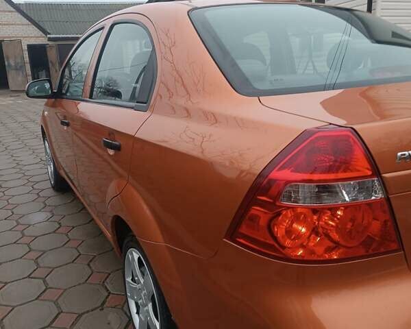 Оранжевый Шевроле Авео, объемом двигателя 1.5 л и пробегом 195 тыс. км за 3800 $, фото 4 на Automoto.ua