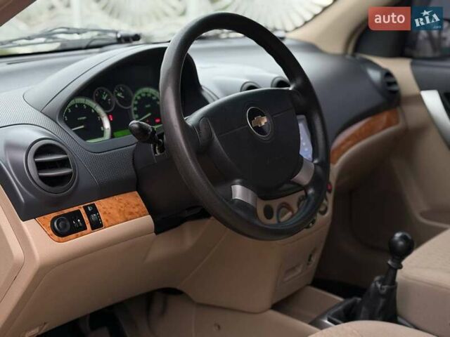 Оранжевый Шевроле Авео, объемом двигателя 1.6 л и пробегом 42 тыс. км за 5200 $, фото 6 на Automoto.ua