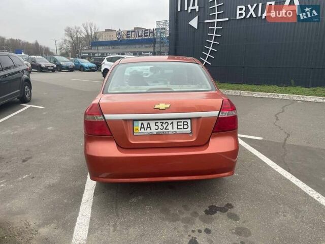 Оранжевый Шевроле Авео, объемом двигателя 1.6 л и пробегом 200 тыс. км за 3300 $, фото 3 на Automoto.ua