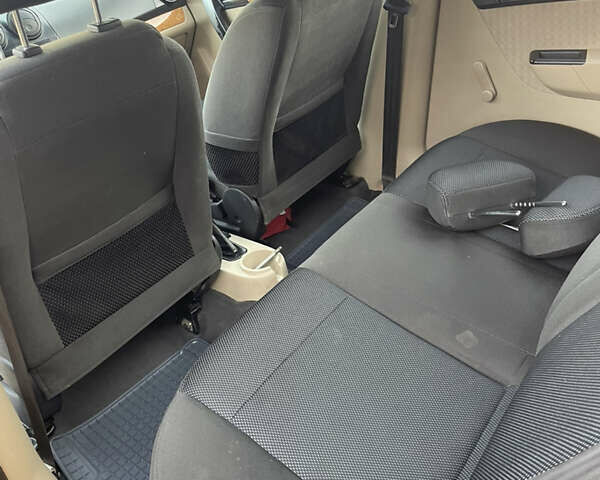 Помаранчевий Шевроле Авео, об'ємом двигуна 1.6 л та пробігом 148 тис. км за 4500 $, фото 10 на Automoto.ua