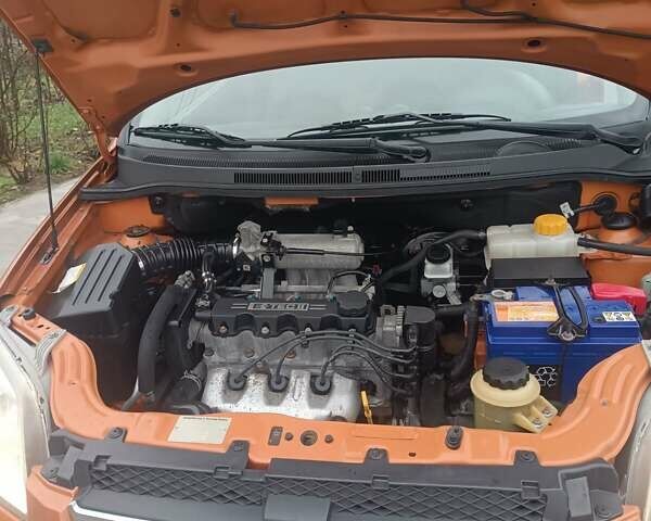 Оранжевый Шевроле Авео, объемом двигателя 1.5 л и пробегом 195 тыс. км за 3800 $, фото 24 на Automoto.ua