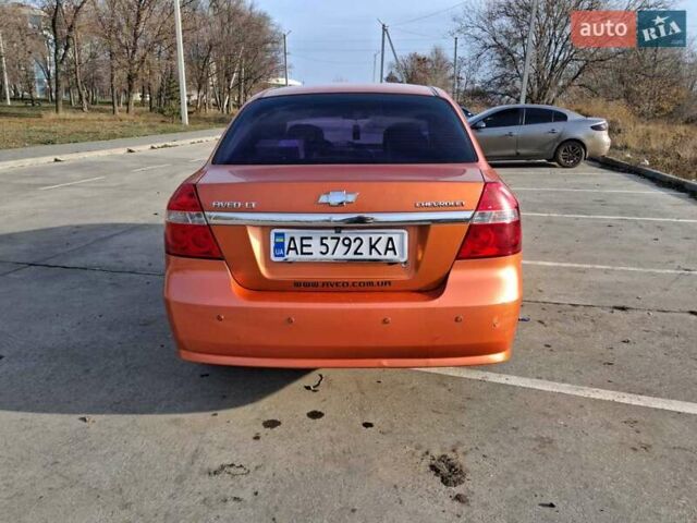 Оранжевый Шевроле Авео, объемом двигателя 1.5 л и пробегом 250 тыс. км за 3800 $, фото 3 на Automoto.ua