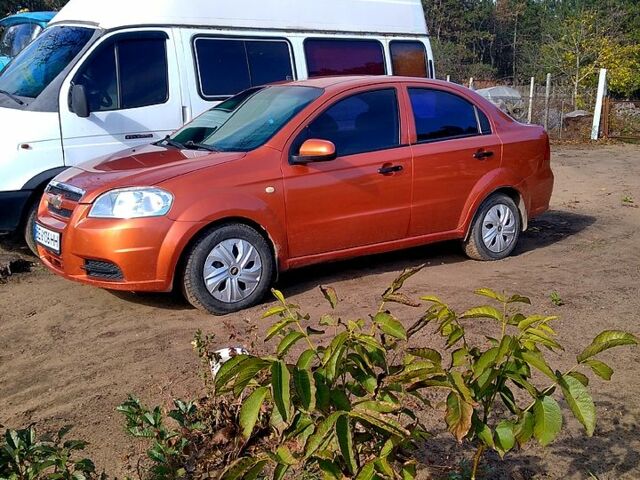 Оранжевый Шевроле Авео, объемом двигателя 1.5 л и пробегом 350 тыс. км за 3700 $, фото 1 на Automoto.ua