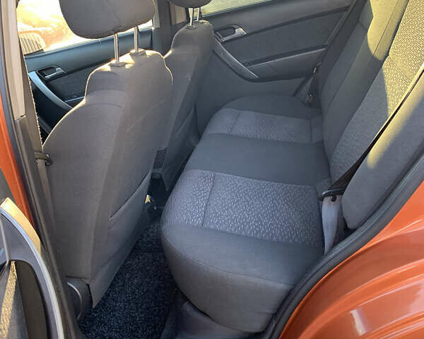 Помаранчевий Шевроле Авео, об'ємом двигуна 1.5 л та пробігом 230 тис. км за 5001 $, фото 13 на Automoto.ua