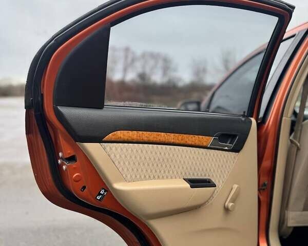 Оранжевый Шевроле Авео, объемом двигателя 1.6 л и пробегом 294 тыс. км за 2350 $, фото 11 на Automoto.ua