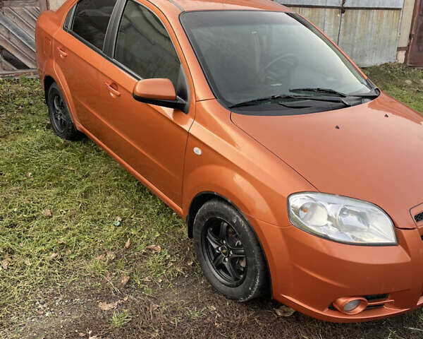 Помаранчевий Шевроле Авео, об'ємом двигуна 1.6 л та пробігом 148 тис. км за 4500 $, фото 1 на Automoto.ua