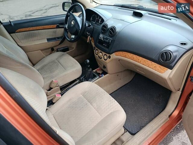 Оранжевый Шевроле Авео, объемом двигателя 1.6 л и пробегом 194 тыс. км за 3900 $, фото 6 на Automoto.ua