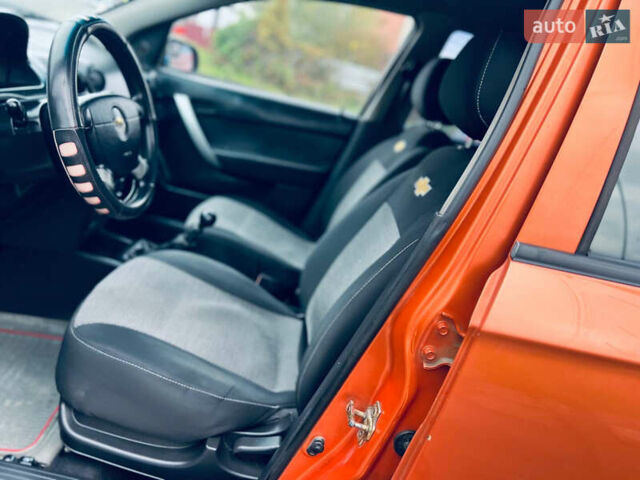 Помаранчевий Шевроле Авео, об'ємом двигуна 1.5 л та пробігом 190 тис. км за 2700 $, фото 18 на Automoto.ua