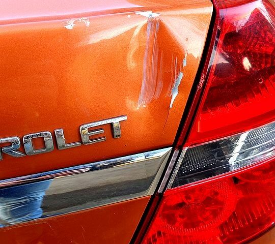 Оранжевый Шевроле Авео, объемом двигателя 1.6 л и пробегом 150 тыс. км за 2700 $, фото 1 на Automoto.ua