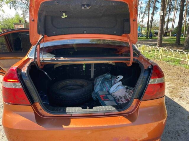 Оранжевый Шевроле Авео, объемом двигателя 1.6 л и пробегом 264 тыс. км за 3000 $, фото 3 на Automoto.ua