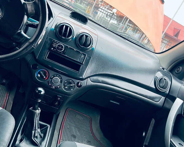 Помаранчевий Шевроле Авео, об'ємом двигуна 1.5 л та пробігом 190 тис. км за 2700 $, фото 10 на Automoto.ua