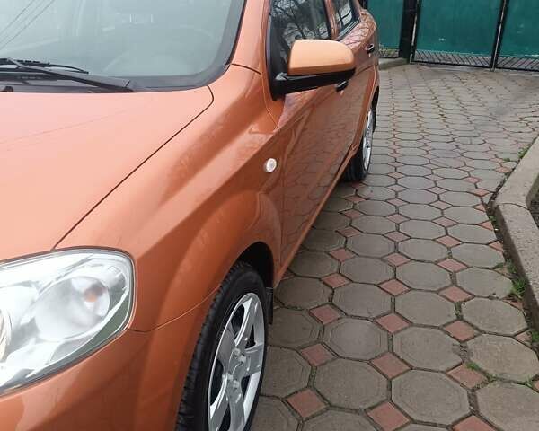 Оранжевый Шевроле Авео, объемом двигателя 1.5 л и пробегом 195 тыс. км за 3800 $, фото 1 на Automoto.ua