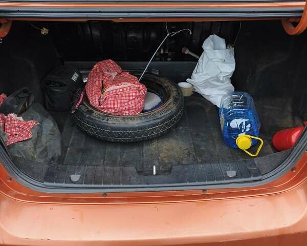 Оранжевый Шевроле Авео, объемом двигателя 1.6 л и пробегом 161 тыс. км за 2999 $, фото 1 на Automoto.ua