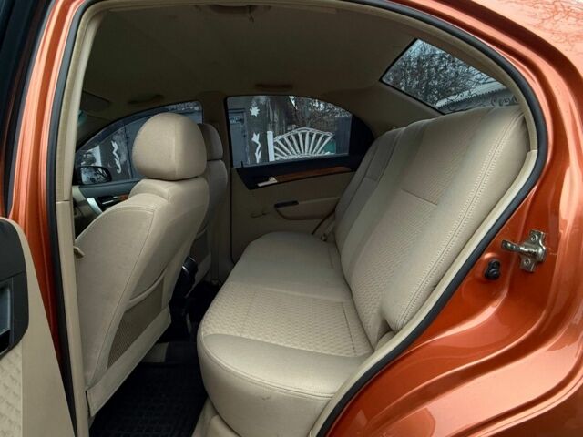 Помаранчевий Шевроле Авео, об'ємом двигуна 1.6 л та пробігом 42 тис. км за 5200 $, фото 11 на Automoto.ua