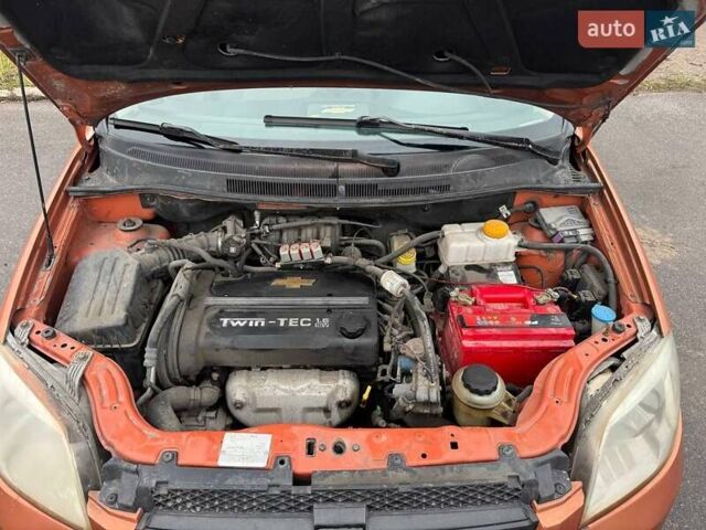 Оранжевый Шевроле Авео, объемом двигателя 1.6 л и пробегом 294 тыс. км за 2350 $, фото 16 на Automoto.ua