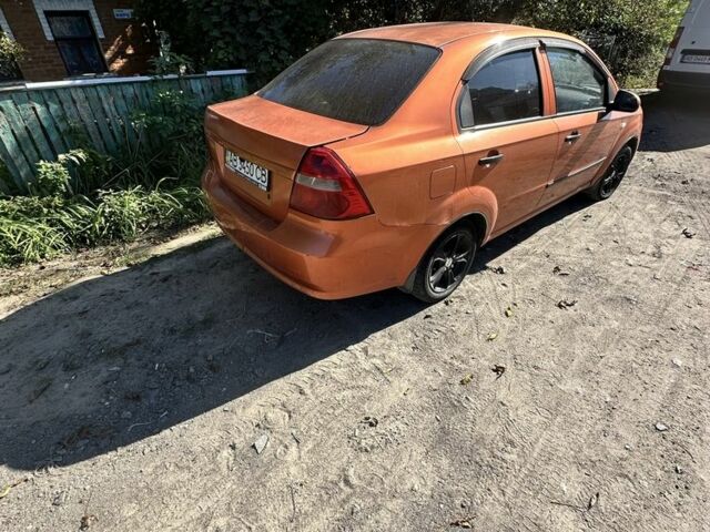 Оранжевый Шевроле Авео, объемом двигателя 1.5 л и пробегом 220 тыс. км за 2000 $, фото 3 на Automoto.ua