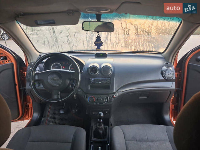 Оранжевый Шевроле Авео, объемом двигателя 1.5 л и пробегом 183 тыс. км за 1499 $, фото 6 на Automoto.ua