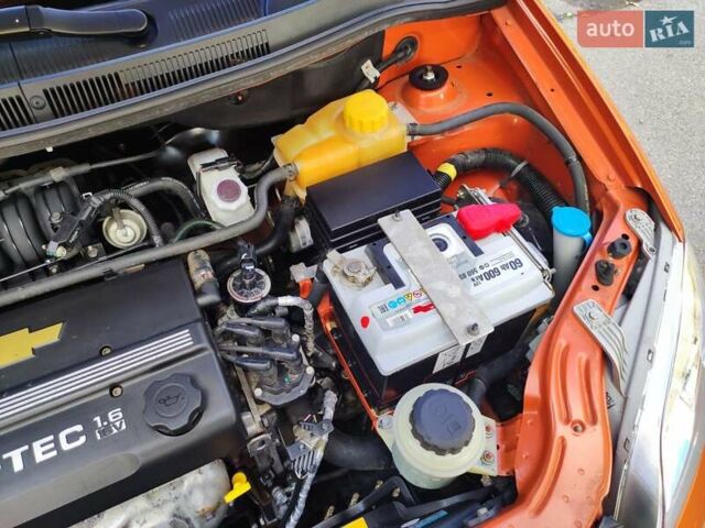 Оранжевый Шевроле Авео, объемом двигателя 1.6 л и пробегом 31 тыс. км за 6400 $, фото 5 на Automoto.ua