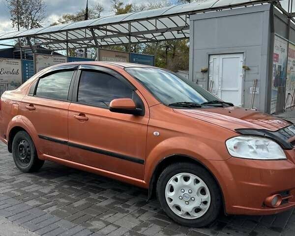 Оранжевый Шевроле Авео, объемом двигателя 1.6 л и пробегом 203 тыс. км за 3700 $, фото 4 на Automoto.ua