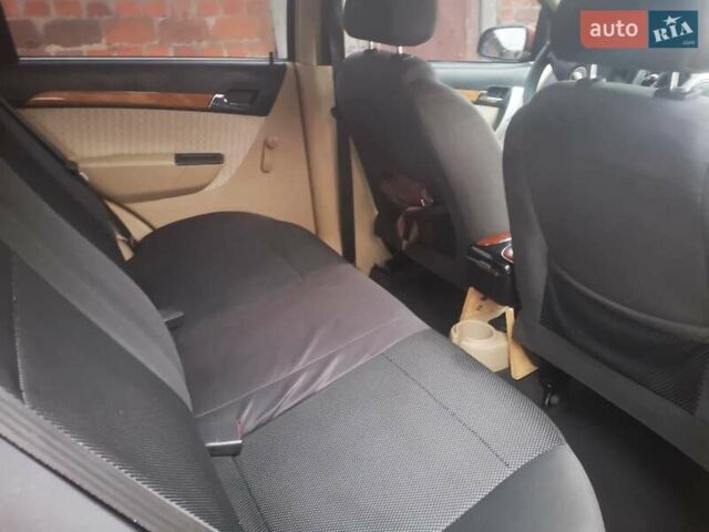 Помаранчевий Шевроле Авео, об'ємом двигуна 1.6 л та пробігом 160 тис. км за 4600 $, фото 6 на Automoto.ua