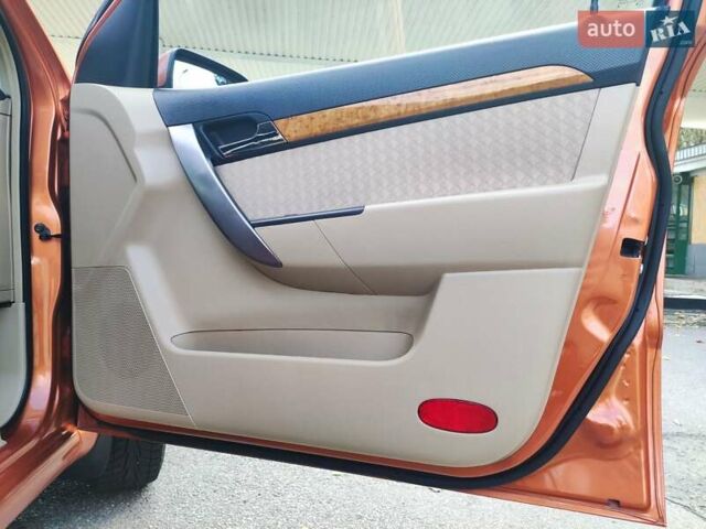 Оранжевый Шевроле Авео, объемом двигателя 1.6 л и пробегом 31 тыс. км за 6100 $, фото 44 на Automoto.ua