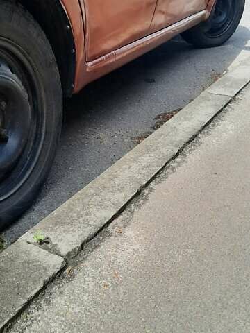 Оранжевый Шевроле Авео, объемом двигателя 1.6 л и пробегом 180 тыс. км за 3000 $, фото 2 на Automoto.ua
