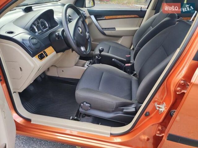 Оранжевый Шевроле Авео, объемом двигателя 1.6 л и пробегом 31 тыс. км за 6400 $, фото 41 на Automoto.ua