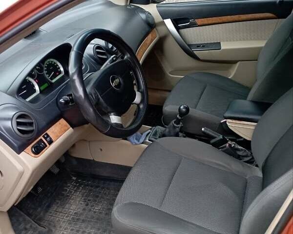 Помаранчевий Шевроле Авео, об'ємом двигуна 1.6 л та пробігом 184 тис. км за 3500 $, фото 1 на Automoto.ua