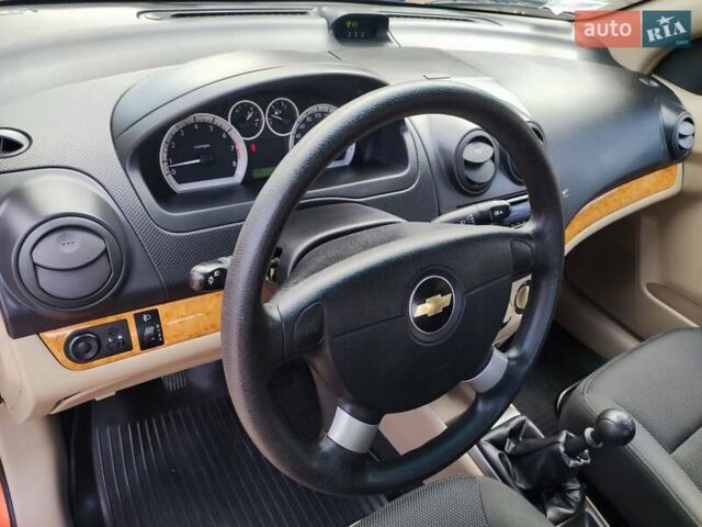 Оранжевый Шевроле Авео, объемом двигателя 1.6 л и пробегом 31 тыс. км за 6100 $, фото 37 на Automoto.ua