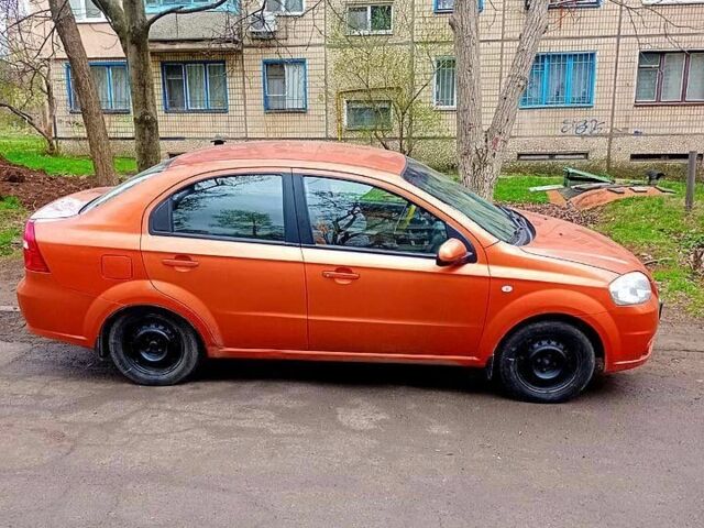 Оранжевый Шевроле Авео, объемом двигателя 1.6 л и пробегом 145 тыс. км за 2590 $, фото 1 на Automoto.ua