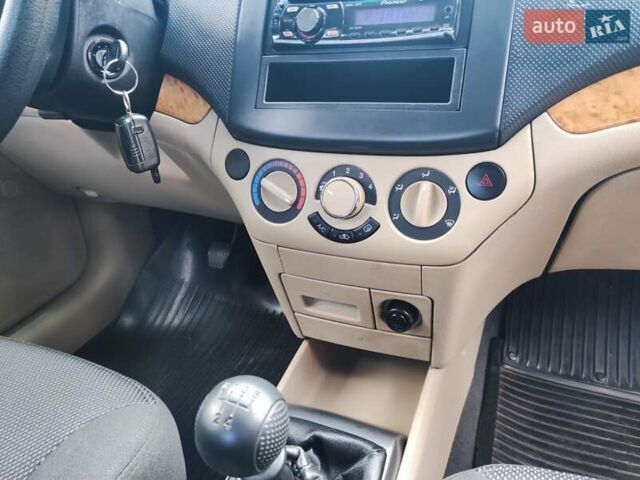 Оранжевый Шевроле Авео, объемом двигателя 1.6 л и пробегом 31 тыс. км за 6100 $, фото 29 на Automoto.ua