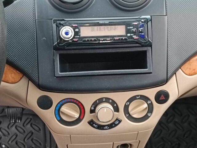 Оранжевый Шевроле Авео, объемом двигателя 1.6 л и пробегом 117 тыс. км за 4290 $, фото 15 на Automoto.ua