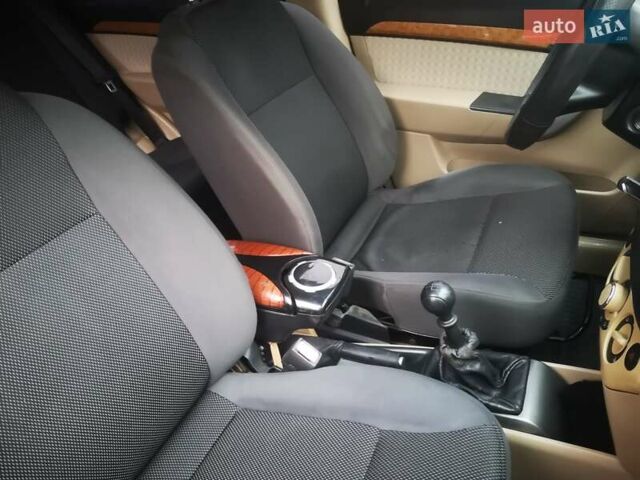 Помаранчевий Шевроле Авео, об'ємом двигуна 1.6 л та пробігом 160 тис. км за 4600 $, фото 5 на Automoto.ua