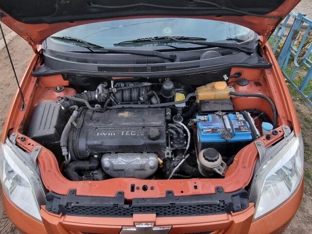 Оранжевый Шевроле Авео, объемом двигателя 1.6 л и пробегом 131 тыс. км за 4700 $, фото 5 на Automoto.ua