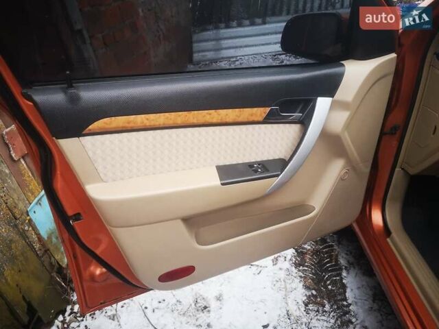 Помаранчевий Шевроле Авео, об'ємом двигуна 1.6 л та пробігом 160 тис. км за 4600 $, фото 8 на Automoto.ua