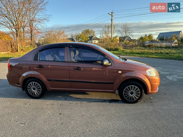 Шевроле Авео 2011 в Киеве на Automoto.ua Оранжевый Шевроле Авео, объемом двигателя 1.5 л и пробегом 286 тыс. км за 4700 $, фото 4 на Automoto.ua