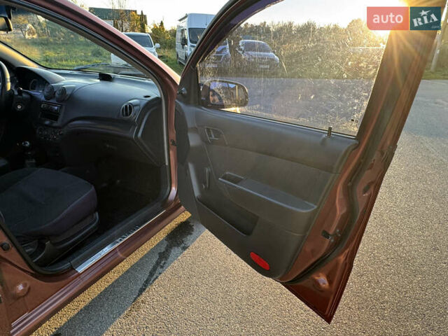 Шевроле Авео 2011 в Киеве на Automoto.ua Оранжевый Шевроле Авео, объемом двигателя 1.5 л и пробегом 286 тыс. км за 4700 $, фото 5 на Automoto.ua