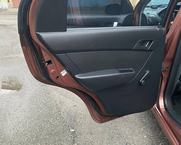 Оранжевый Шевроле Авео, объемом двигателя 1.5 л и пробегом 168 тыс. км за 4700 $, фото 8 на Automoto.ua