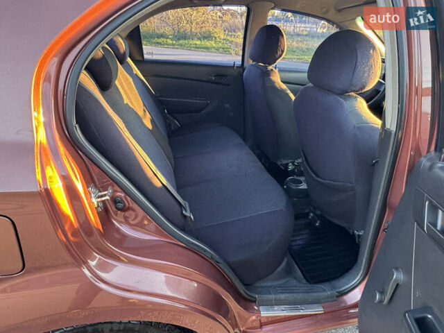 Шевроле Авео 2011 в Киеве на Automoto.ua Оранжевый Шевроле Авео, объемом двигателя 1.5 л и пробегом 286 тыс. км за 4700 $, фото 8 на Automoto.ua