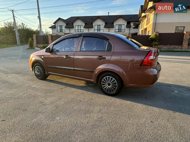 Шевроле Авео 2011 в Киеве на Automoto.ua Оранжевый Шевроле Авео, объемом двигателя 1.5 л и пробегом 286 тыс. км за 4700 $, фото 2 на Automoto.ua