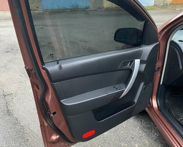 Оранжевый Шевроле Авео, объемом двигателя 1.5 л и пробегом 168 тыс. км за 4700 $, фото 5 на Automoto.ua