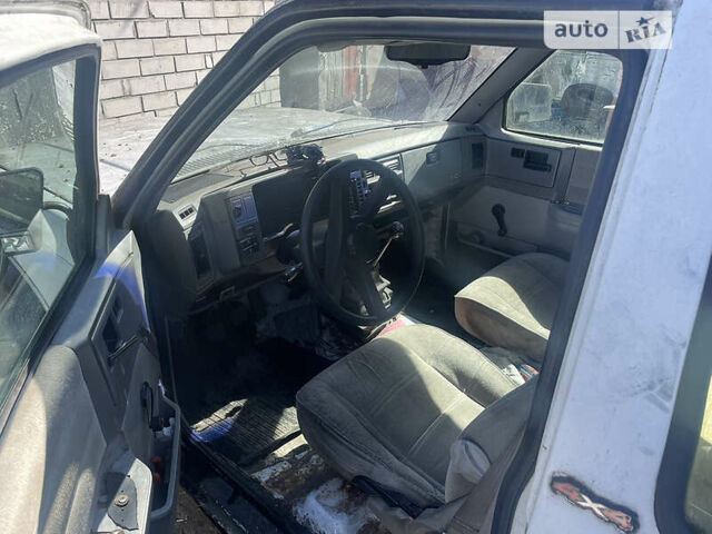 Белый Шевроле Блейзер, объемом двигателя 4.3 л и пробегом 347 тыс. км за 2650 $, фото 1 на Automoto.ua