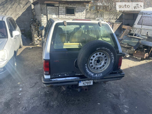 Белый Шевроле Блейзер, объемом двигателя 4.3 л и пробегом 347 тыс. км за 2650 $, фото 5 на Automoto.ua